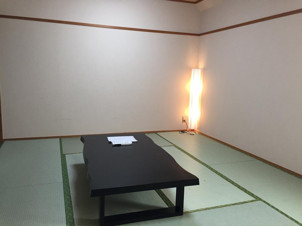 Tokyo Banyan Hotel Room photo